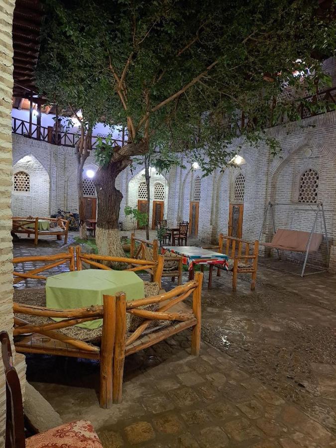 Ohun Caravan Sarai XIX بخارى المظهر الخارجي الصورة