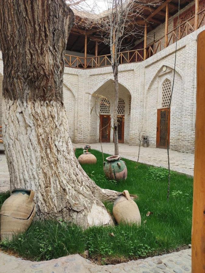 Ohun Caravan Sarai XIX بخارى المظهر الخارجي الصورة