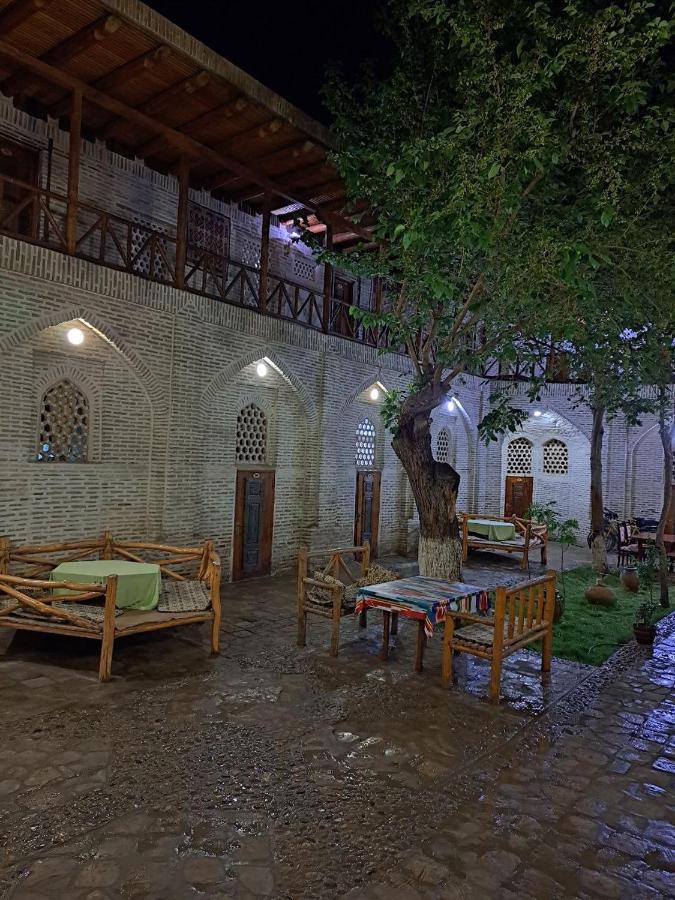 Ohun Caravan Sarai XIX بخارى المظهر الخارجي الصورة