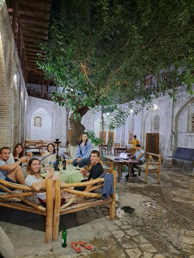 Ohun Caravan Sarai XIX بخارى المظهر الخارجي الصورة